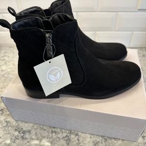 NWT New w/box DAISY FUENTES Terrie BLACK vegan Ankle Boots SIZE 10